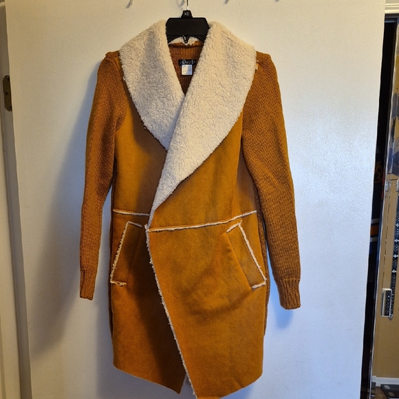 VENUS Tan and Cream Teddy Jacket - Picture 2 of 8